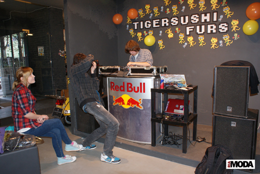 20100430 Презентация продукции бренда Tigersushi Furs в магазине Zing. Фотография Валентины Кузнецовой, ИА «РИА МОДА».