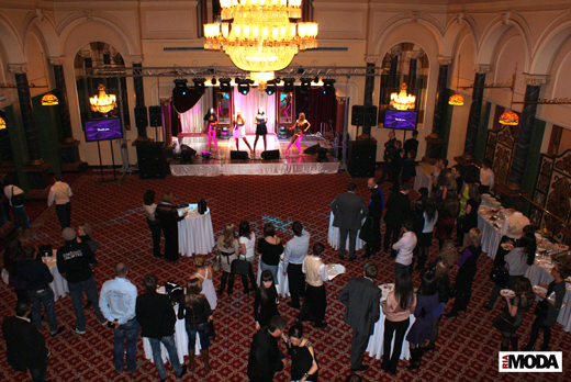 20100214 Презентация проекта KupiVIP - Simple Sales. Выступление группы «Блестящие». Фотография Валентины Кузнецовой, ИА «РИА МОДА»