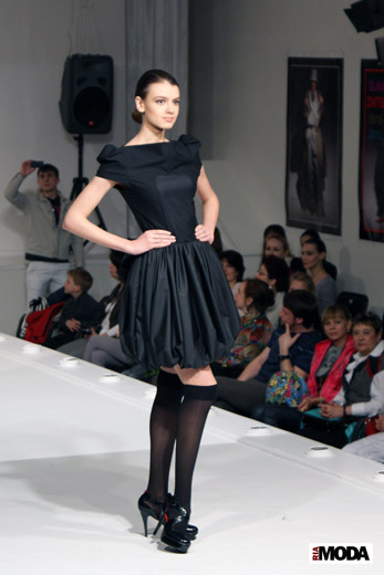 20100528 XVII конкурс профессиональных модельеров им. Ламановой. Анна Красильникова, коллекция «Адреса». Фотография Валентины Кузнецовой, ИА «РИА МОДА». 