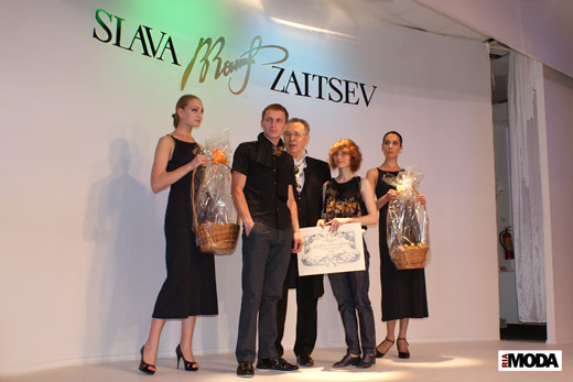 20100528 XVII конкурс профессиональных модельеров им. Ламановой. Наталия и Александр Урсуляк, коллекция «Ночь перед Рождеством». Фотография Валентины Кузнецовой, ИА «РИА МОДА».