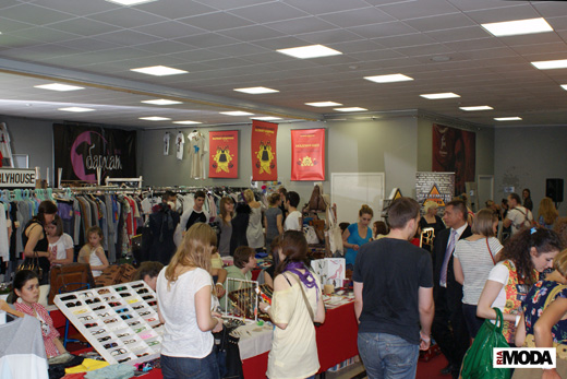 20100613 Рынок молодых модельеров Sunday Up Market. Фотография Валентины Кузнецовой, ИА «РИА МОДА».