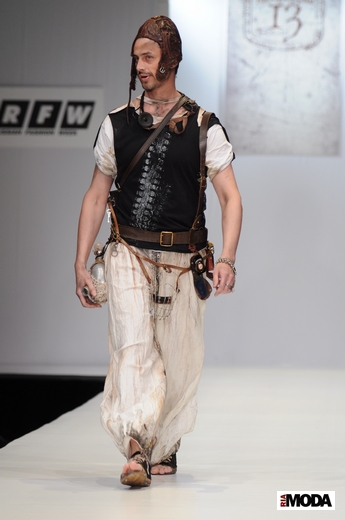 20101019 «Лаборатория 13», проект Славы Зайцева, RFW. Фотография Андрея Ревенко, ИА «РИА МОДА».