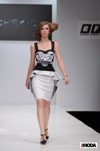 20101019 Татьяна Чекиш, RFW, коллекция сезона весна-лето 2011. Фотография Андрея Ревенко, ИА «РИА МОДА».