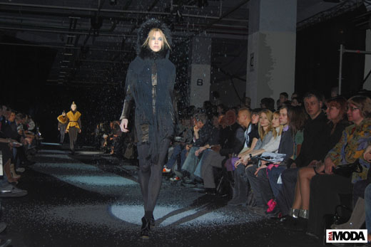 20100330 Коллекция дизайнерского дома Chapurin prêt-a-porter «Сибирь» сезон осень-зима 2010/11. Фотография Ивана Бурняшева, ИА «РИАМОДА»