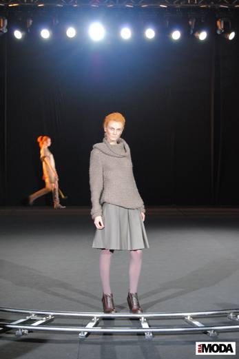 20100401 Russian Fashion Week. Показ коллекции Маши Кравцовой «Muscovites» (сезон осень-зима 2010/2011). Фотография Александра Кузнецова, ИА «РИА МОДА».