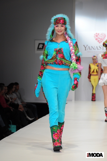 20101019, YanaStasia, RFW, дефиле, дебютная коллекция. Фотография Андрея Ревенко, ИА «РИА МОДА».