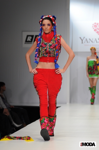 20101019, YanaStasia, RFW, дефиле, дебютная коллекция. Фотография Андрея Ревенко, ИА «РИА МОДА».