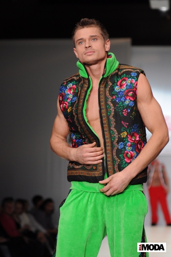 20101019, YanaStasia, RFW, дефиле, дебютная коллекция. Фотография Андрея Ревенко, ИА «РИА МОДА».