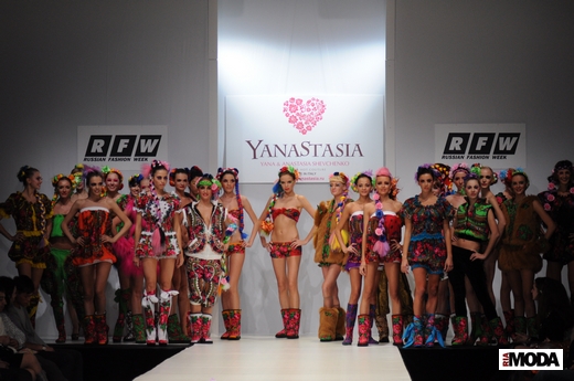 20101019, YanaStasia, RFW, дефиле, дебютная коллекция. Фотография Андрея Ревенко, ИА «РИА МОДА».