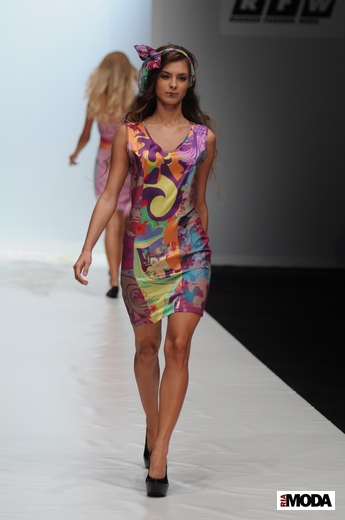 20101020 marina makaron moscow, RFW, коллекция весна-лето 2011. Фотография Андрея Ревенко, ИА «РИА МОДА». 