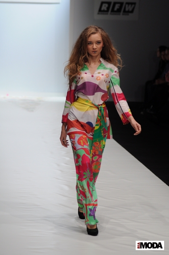 20101020 marina makaron moscow, RFW, коллекция весна-лето 2011. Фотография Андрея Ревенко, ИА «РИА МОДА». 