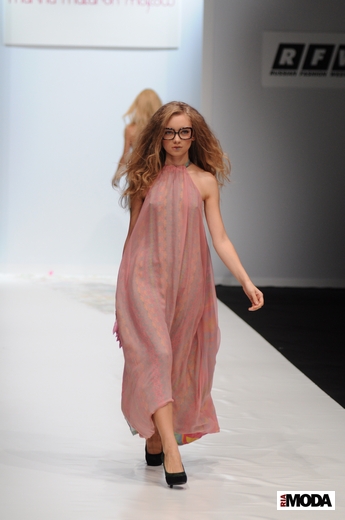 20101020 marina makaron moscow, RFW, коллекция весна-лето 2011. Фотография Андрея Ревенко, ИА «РИА МОДА». 