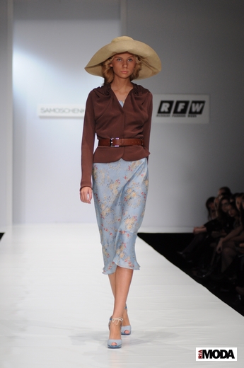 20101020 Ольга Самощенко, RFW. Коллекция весна-лето 2011. Фотография Андрея Ревенко, ИА «РИА МОДА». 