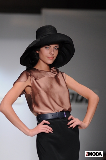 20101020 Ольга Самощенко, RFW. Коллекция весна-лето 2011. Фотография Андрея Ревенко, ИА «РИА МОДА». 