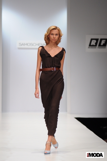 20101020 Ольга Самощенко, RFW. Коллекция весна-лето 2011. Фотография Андрея Ревенко, ИА «РИА МОДА». 