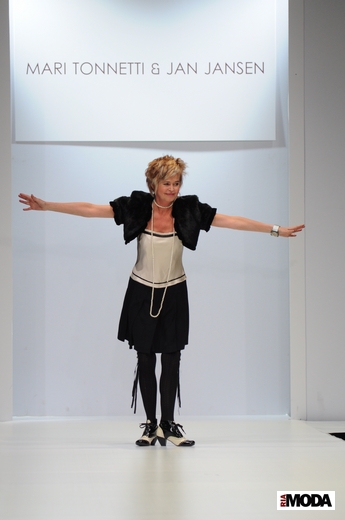 20101020 Mari Tonnetti, Jan Jansen, RFW. Коллекция весна-лето 2011. Фотография Андрея Ревенко, ИА «РИА МОДА». 