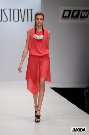 20101020 Poustovit, RFW, коллекция сезона весна-лето 2011. Фотография Андрея Ревенко, ИА «РИА МОДА».