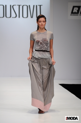 20101020 Poustovit, RFW, коллекция сезона весна-лето 2011. Фотография Андрея Ревенко, ИА «РИА МОДА».