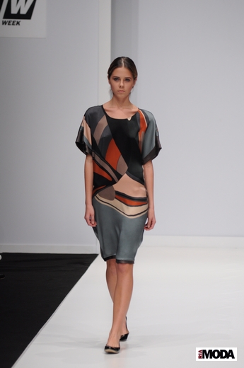 20101020 Олег Бирюков, RFW. Коллекция весна-лето 2011. Фотография Андрея Ревенко, ИА «РИА МОДА».
