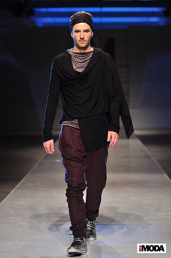 20120413 Aurora fashion week, Санкт-Петербург. Показ коллекции Ларисы Погорецкой (сезон осень-зима 2012/2013). Фотографии Андрея Ревенко, ИА «РИА Мода».