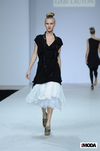 20101021 Gabi Lauton, Volvo-Неделя моды в Москве. Коллекция весна-лето 2011. Фотография Андрея Ревенко, ИА «РИА МОДА».