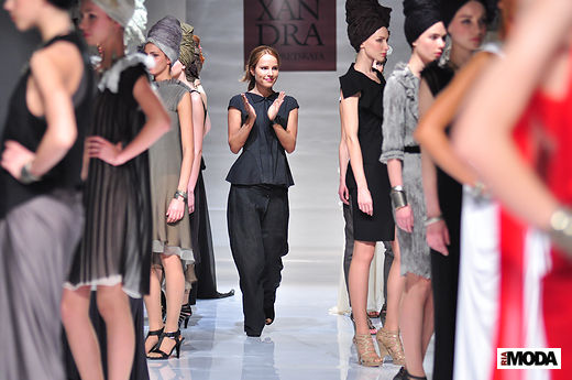 20120413 Aurora fashion week, Санкт-Петербург. Показ коллекции Ларисы Погорецкой (сезон осень-зима 2012/2013). Фотографии Андрея Ревенко, ИА «РИА Мода». 3
