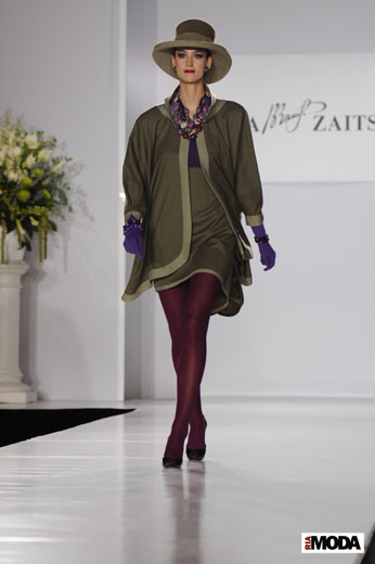 20101016 Russian Fashion Week. Показ коллекции (сезон весна-лето 2011) Вячеслава Зайцева «Прорыв». Фотография Андрея Ревенко, ИА «РИА МОДА».