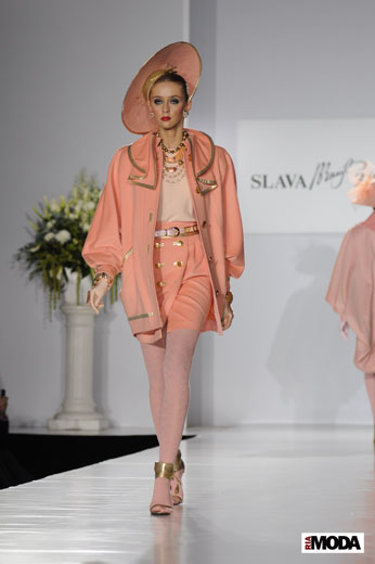 20101016 Russian Fashion Week. Показ коллекции (сезон весна-лето 2011) Вячеслава Зайцева «Прорыв». Фотография Андрея Ревенко, ИА «РИА МОДА».