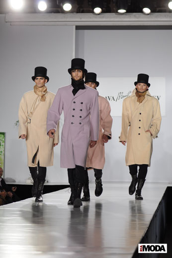 20101016 Russian Fashion Week. Показ коллекции (сезон весна-лето 2011) Вячеслава Зайцева «Прорыв». Фотография Андрея Ревенко, ИА «РИА МОДА».