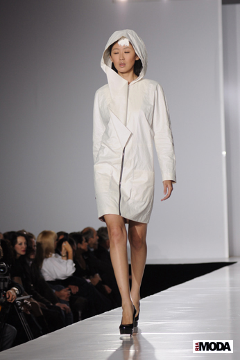 20101018 Даша Гаузер, коллекция сезона весна-лето 2010, RFW. Фотография Андрея Ревенко, ИА «РИА МОДА».