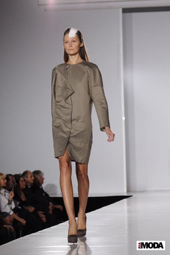 20101018 Даша Гаузер, коллекция сезона весна-лето 2010, RFW. Фотография Андрея Ревенко, ИА «РИА МОДА».