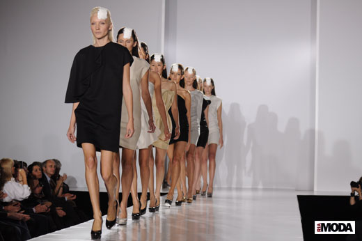 20101018 Даша Гаузер, коллекция сезона весна-лето 2010, RFW. Фотография Андрея Ревенко, ИА «РИА МОДА».