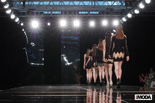 20100522 Aurora Fashion Week. Показ коллекции Давида Кома. Фотография Андрея Ревенко, ИА «РИА МОДА».