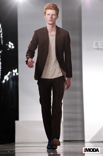 20100521 Aurora Fashion Week. Показ мужской коллекции Леонида Алексеева (Leonid Alexeev, сезон осень-зима 2010/2011). Фотография Андрея Ревенко, «РИА МОДА».