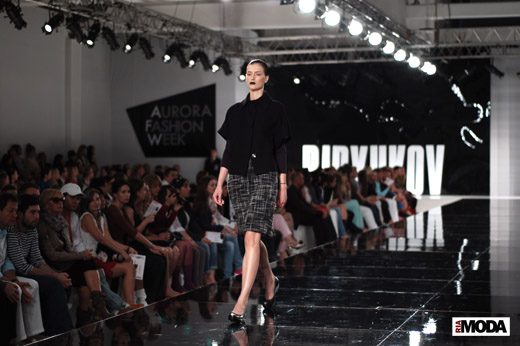 20100523 Aurora Fashion Week. Показ коллекции Олега Бирюкова. Фотография Андрея Ревенко, ИА «РИА МОДА».