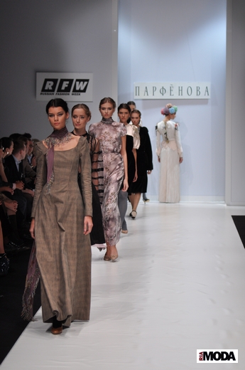 20101019 Татьяна Парфенова, Russian Fashion Week коллекция Pret-a-Porte класса люкс. Фотография Андрея Ревенко, ИА «РИА МОДА».