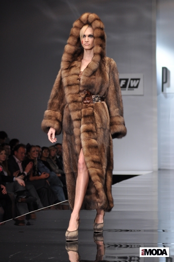 20101019 Бренд Pajaro, RFW, коллекция мехов весна-лето 2011. Фотография Андрея Ревенко, ИА «РИА МОДА».