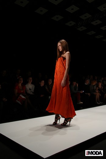 Состоялся показ участников «Дефиле на Неве» в рамках Mercedes-Benz Fashion Week Russia.