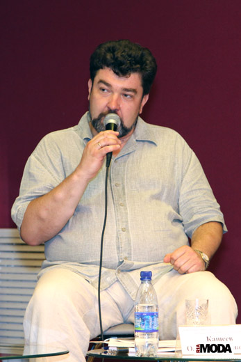 20100710 Плес. Круглый стол «Текстильно-промышленный кластер Ивановской области: народные художественные промыслы и мода». Олег Кащеев, заместитель директора Департамента лесной и легкой промышленности Минпромторга РФ. Фотография Натальи Лапиной, ИА «РИА МОДА».