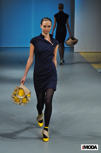 20101103, «Адмиралтейская игла», Санкт-Петербург. Полуфинал конкурса «Обувь и аксессуары». Фотография Андрея Ревенко, ИА «РИА МОДА».