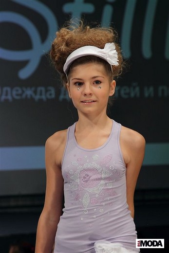 20110930 Конкурс «Мода России». Компания «Стиллини», коллекция прет-а-порте класса люкс сезона весна-лето 2012 года «Бал цветов». Фотографии Натальи Лапиной, ИА «РИА Мода».