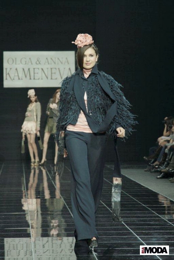 20101022 Ольга и Анна Каменевы. Volvo-Неделя моды в Москве. Коллекция сезона весна-лето 2011. Фотография Натальи Лапиной, ИА «РИА МОДА».