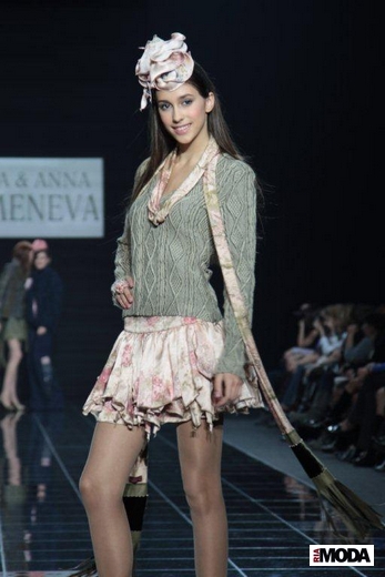 20101022 Ольга и Анна Каменевы. Volvo-Неделя моды в Москве. Коллекция сезона весна-лето 2011. Фотография Натальи Лапиной, ИА «РИА МОДА».
