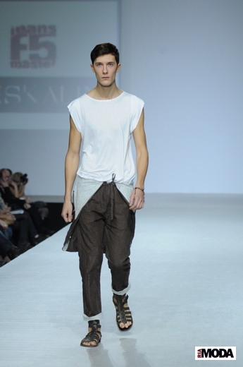 20101023 F5 jeansmaster, Volvo-Неделя моды в Москве. Коллекция весна-лето 2011. Фотография Андрея Ревенко, ИА «РИА МОДА».