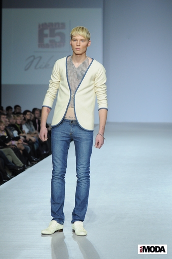 20101023 F5 jeansmaster, Volvo-Неделя моды в Москве. Коллекция весна-лето 2011. Фотография Андрея Ревенко, ИА «РИА МОДА».