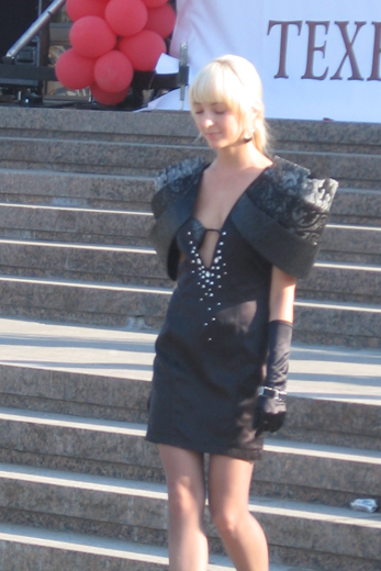 20100625 Номинация маленькое платье, диплом I степени: Насыбуллина Радмила