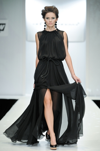 20101020 Анна Иванова, RFW. Коллекция весна-лето 2011. Фотографии предоставлены агентством «Артефакт». Фотограф Александр Азаров. 