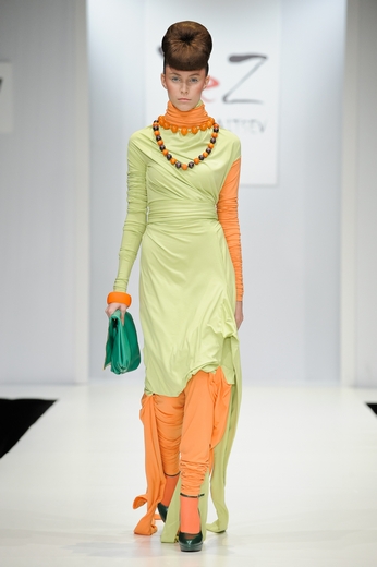 20101020 Егор Зайцев RFW. Коллекция весна-лето 2011 UNKNOWNWEAR. Фотографии предоставлены агентством «Артефакт». Фотограф Александр Азаров. 