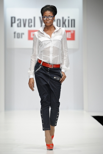20101021 Павел Ерокин, RFW. Коллекция весна-лето 2011. Фотографии предоставлены агентством «Артефакт». Фотограф Александр Азаров. 