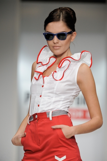 20101021 Павел Ерокин, RFW. Коллекция весна-лето 2011. Фотографии предоставлены агентством «Артефакт». Фотограф Александр Азаров. 